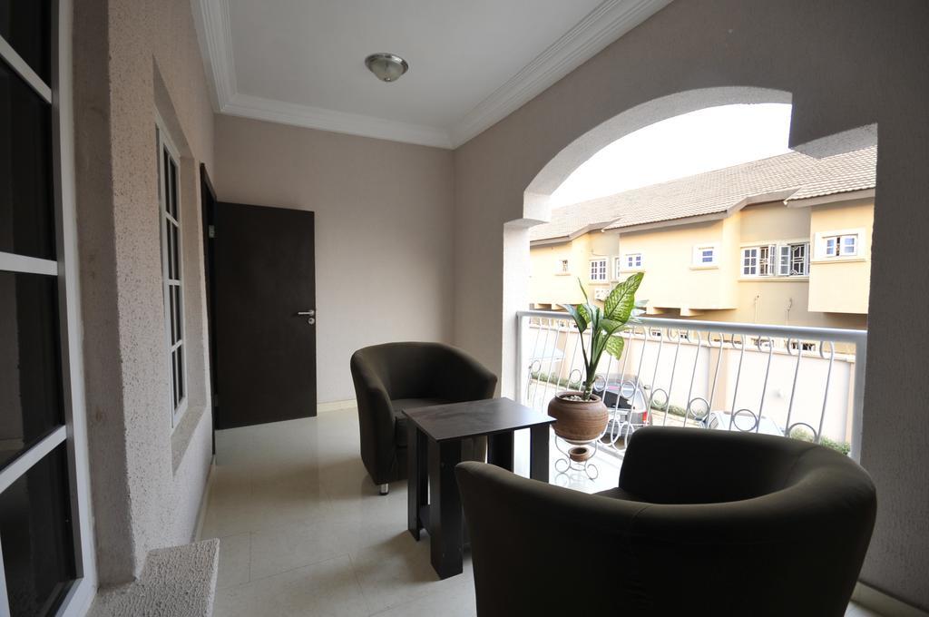 Sheer Luxury Apartments And Suites Абуджа Стая снимка