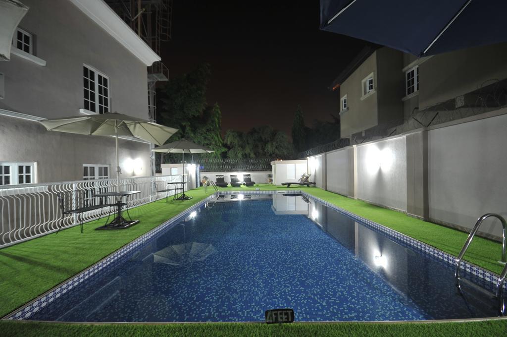 Sheer Luxury Apartments And Suites Абуджа Екстериор снимка