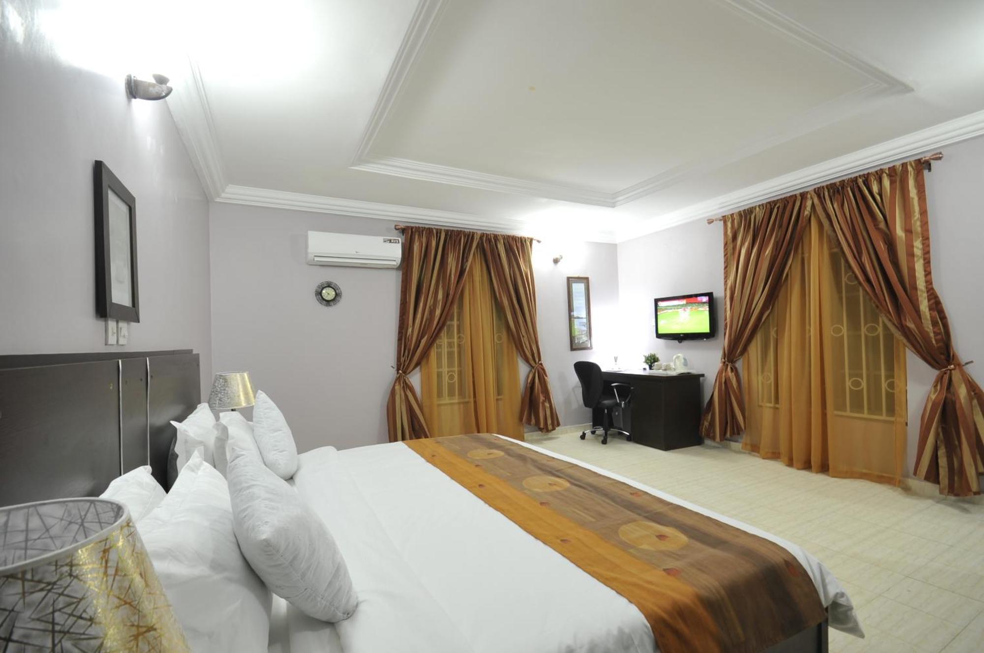 Sheer Luxury Apartments And Suites Абуджа Екстериор снимка