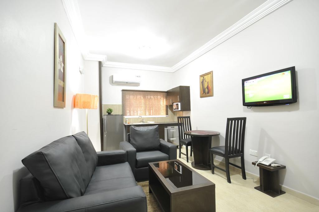 Sheer Luxury Apartments And Suites Абуджа Екстериор снимка