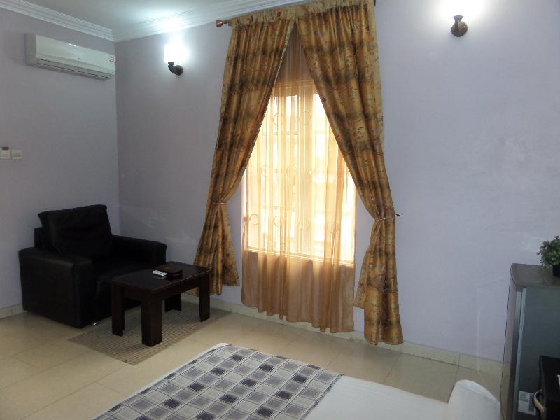 Sheer Luxury Apartments And Suites Абуджа Екстериор снимка