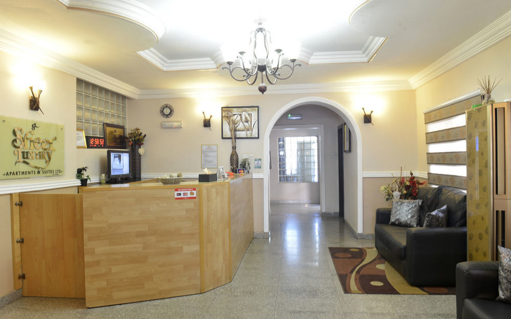 Sheer Luxury Apartments And Suites Абуджа Екстериор снимка