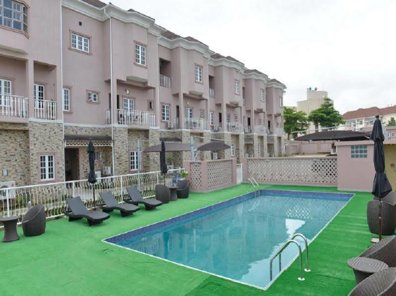 Sheer Luxury Apartments And Suites Абуджа Екстериор снимка