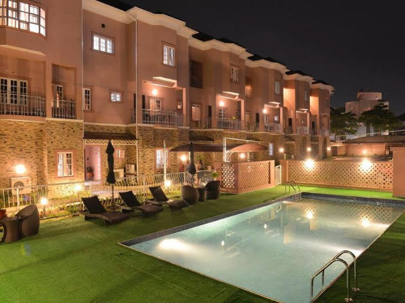 Sheer Luxury Apartments And Suites Абуджа Екстериор снимка