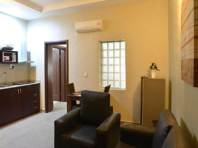 Sheer Luxury Apartments And Suites Абуджа Екстериор снимка