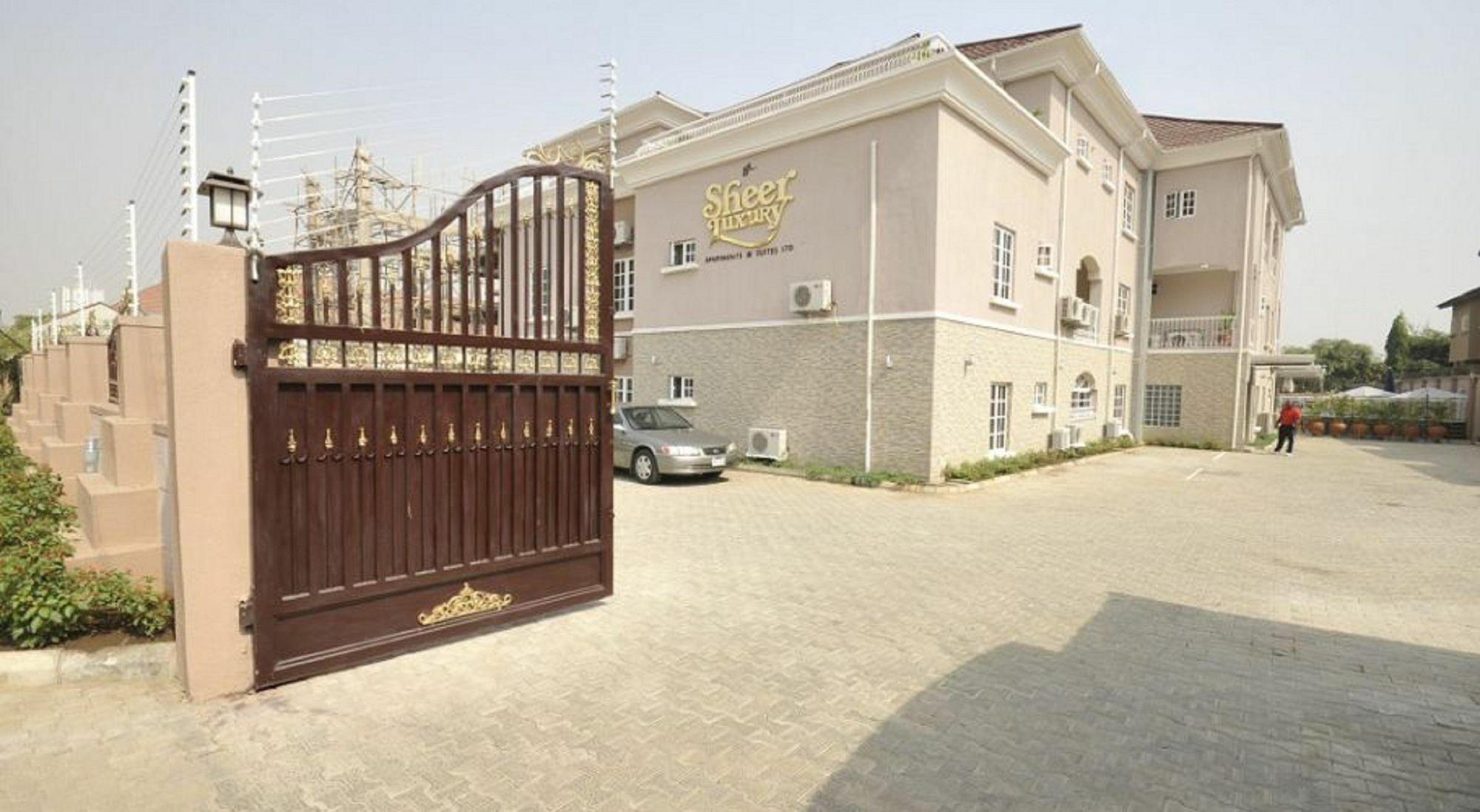 Sheer Luxury Apartments And Suites Абуджа Екстериор снимка