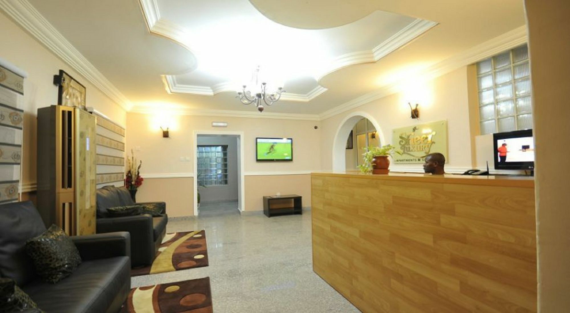 Sheer Luxury Apartments And Suites Абуджа Екстериор снимка